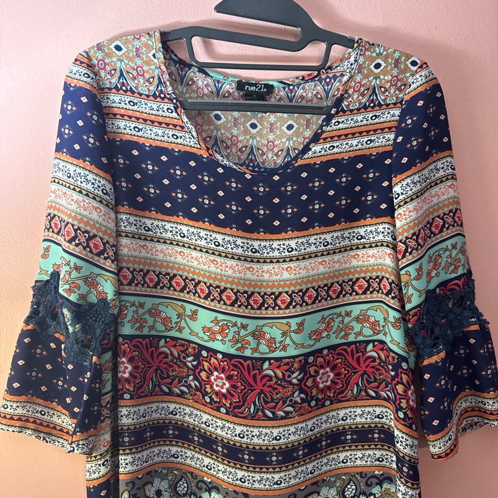 Rue21 Women's Colorful Patterned Blouse